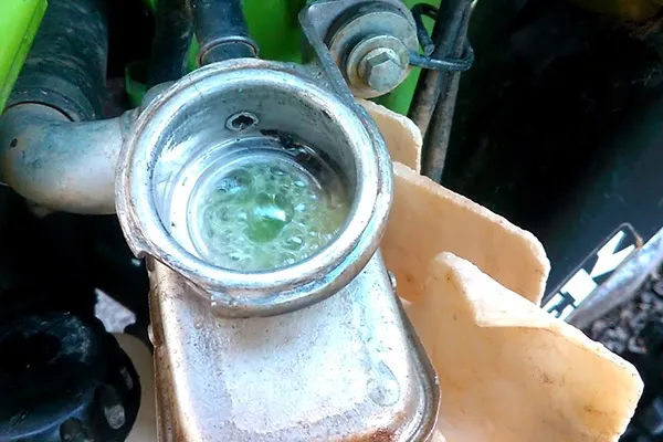 air bubbles in radiator when removing radiator cap