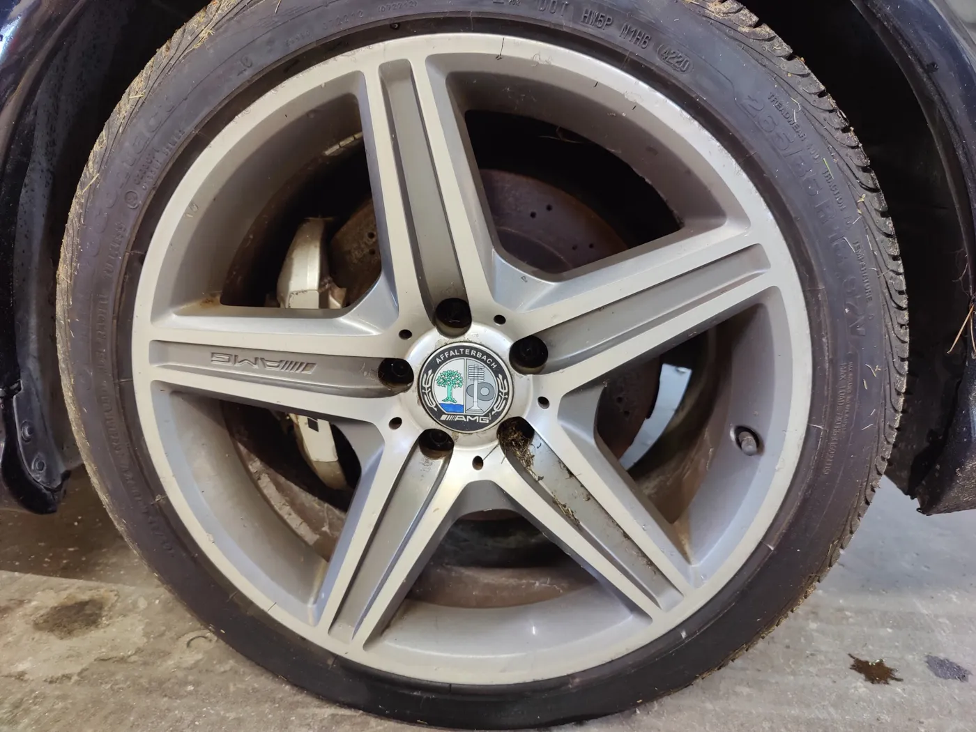 figure automotive brake wheel